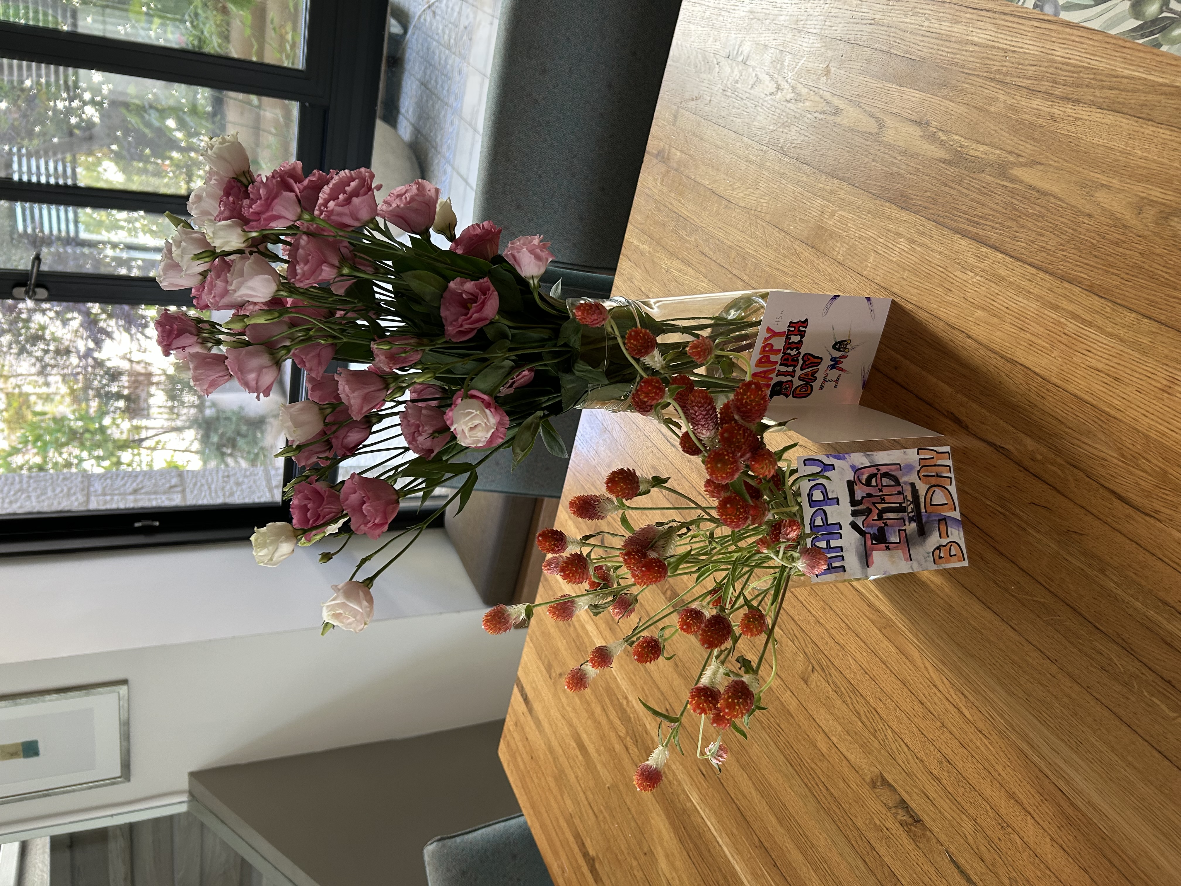 Flowers and cards for Sarah’s birthday 🎂