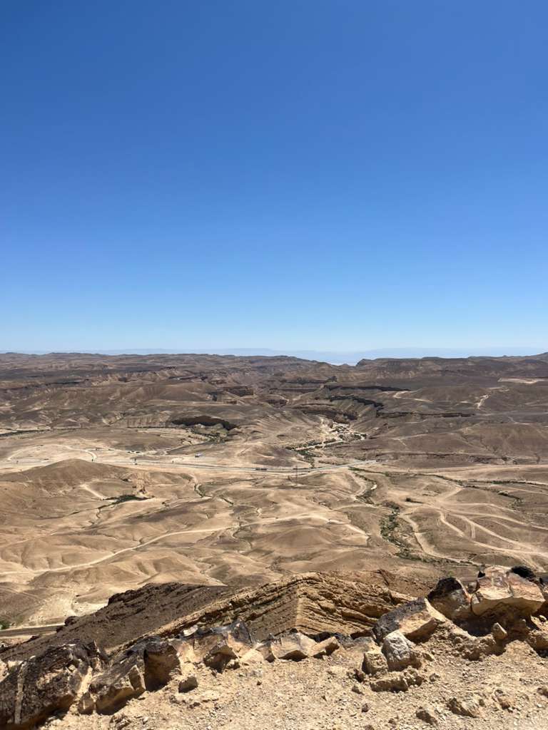 Scaling a mountain! Avi’s tiyul with Gush to Eilat, day 1