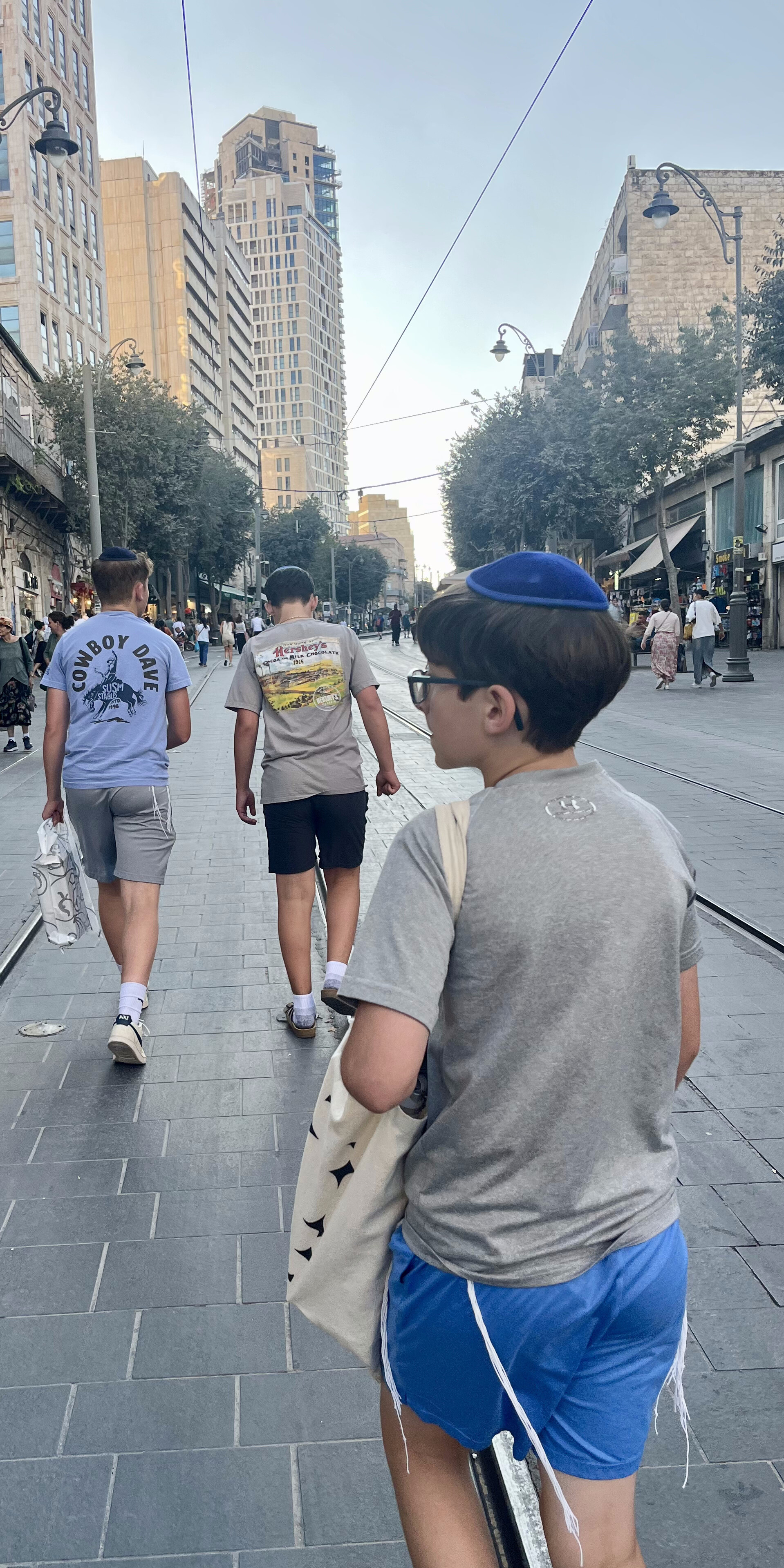 Enjoying the walk from Ben Yehuda to Machane Yehuda